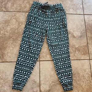 VS Pink green + white holiday print pjs